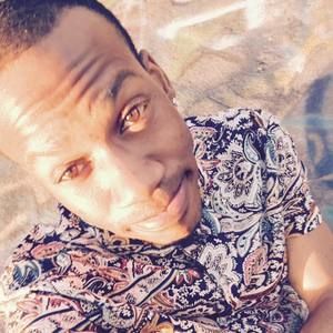 Meet your Posher, Emmanuel